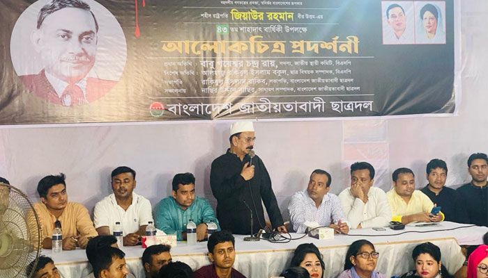 বিএনপির কেন্দ্রীয় কার্যালয়ে দলের প্রতিষ্ঠাতা ও সাবেক রাষ্ট্রপতি জিয়াউর রহমানের ৪৩তম মৃত্যুবার্ষিকী উপলক্ষে এক অনুষ্ঠানে গয়েশ্বর চন্দ্র রায়। প্রবা ফটো