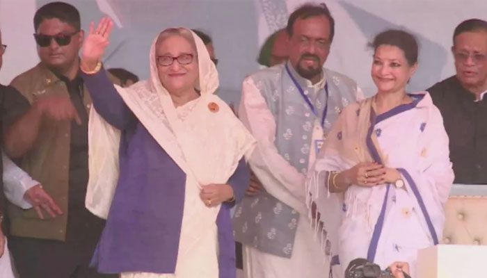 পটুয়াখালী পৌঁছেছেন প্রধানমন্ত্রী