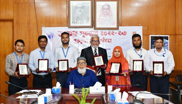আইসিবির শুদ্ধাচার পুরস্কার প্রদান