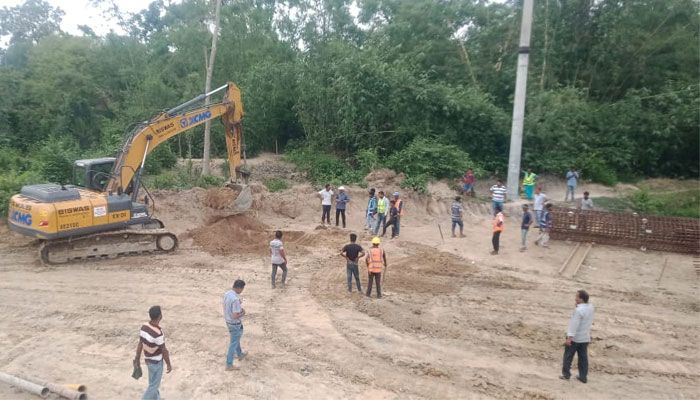 মাধবপুরে মহাসড়কে কাজের সময় গ্যাস লাইনে ছিদ্র, সরবরাহ বন্ধ