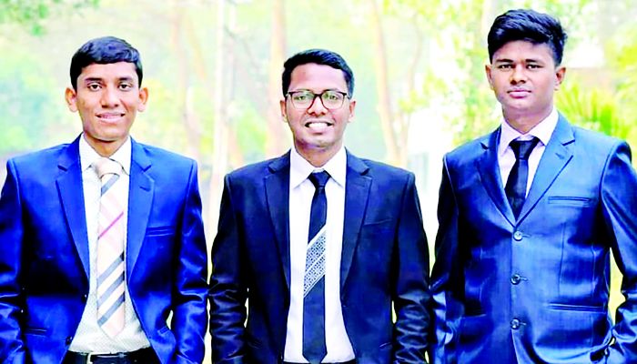 তিন বন্ধুর অন্যরকম পথচলা