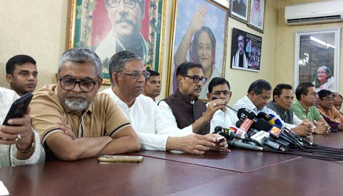 ঘূর্ণিঝড়ে ক্ষতিগ্রস্ত মানুষের পাশে দাঁড়ানোর নির্দেশ প্রধানমন্ত্রীর