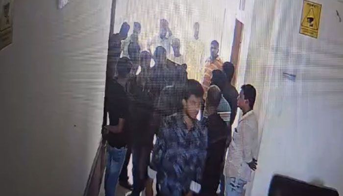 গণপূর্তের নির্বাহী প্রকৌশলীকে হত্যার হুমকি, ঠিকাদারসহ গ্রেপ্তার ২