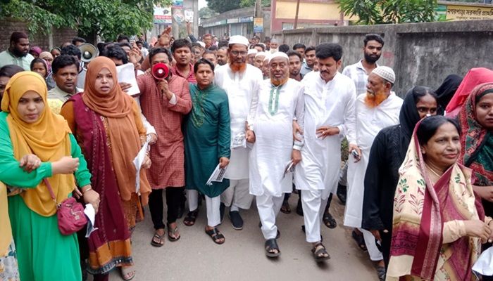 রূপগঞ্জে চেয়ারম্যান প্রার্থী হাবিবের পক্ষে প্রচার-গণসংযোগে গণজোয়ার