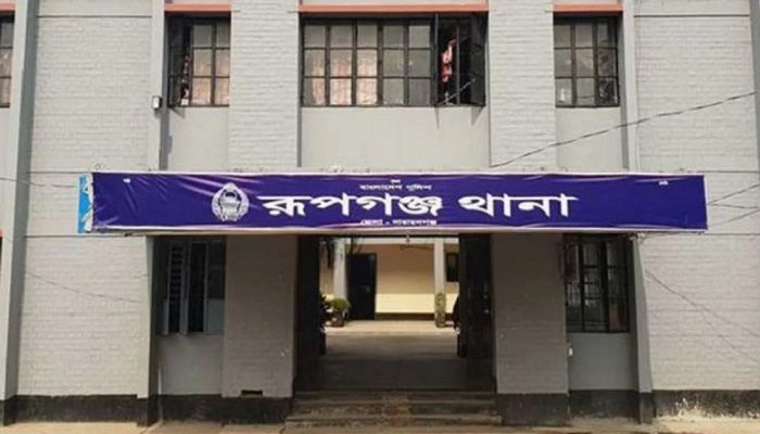 স্বরাষ্ট্র মন্ত্রণালয়ের স্টিকার লাগানো গাড়িতে ১৩০ বোতল ফেনসিডিল, গ্রেপ্তার ৩