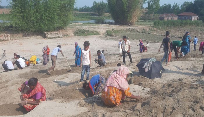 সোনার সন্ধানে খোঁড়াখুঁড়ি করা সেই ইটভাটায় ১৪৪ ধারা জারি