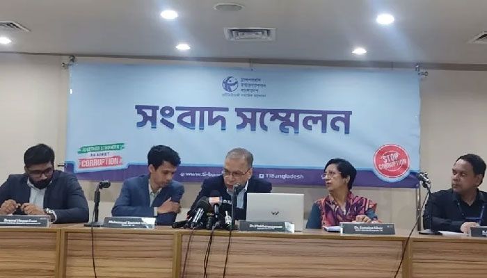 ‘কোটিপতি প্রার্থী বেড়েছে তিনগুণ, প্রতি চারজনে একজন ঋণগ্রস্ত’
