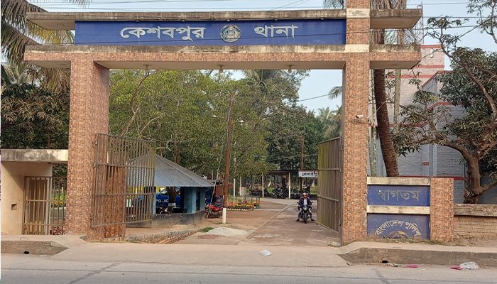 যশোরে ওসিসহ দুজনের বিরুদ্ধে চাঁদাবাজির মামলা