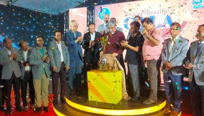 শেখ হাসিনা আন্তঃব্যাংক ফুটবলের ট্রফি উন্মোচন