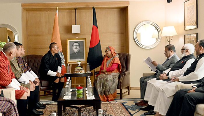 ভুটানের প্রধানমন্ত্রী দাশো শেরিং তোবগের সঙ্গে শেখ হাসিনার বৈঠক।