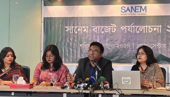 রাজধানীর ব্র্যাক সেন্টার ইনে ২০২৪-২৫ অর্থবছরের প্রস্তাবিত বাজেট পর্যালোচনা করে সানেম। ছবি: সংগৃহীত