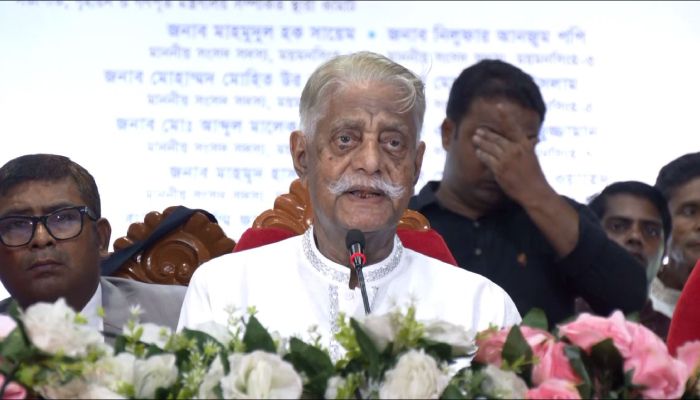 ময়মনসিংহ শহরের অ্যাডভোকেট তারেক স্মৃতি অডিটোরিয়ামে আয়োজিত এক মতবিনিময় সভায় কথা বলনে পরিকল্পনামন্ত্রী মেজর জেনারেল (অব.) আব্দুস সালাম। প্রবা ফটো