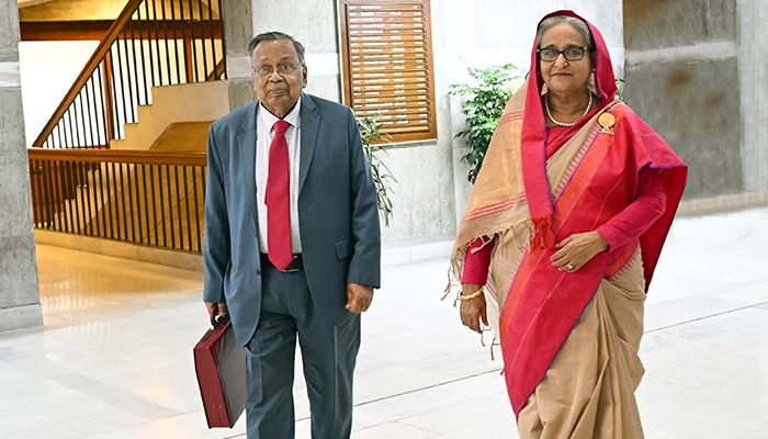 চ্যালেঞ্জ মোকাবিলার বাজেটেও চ্যালেঞ্জ