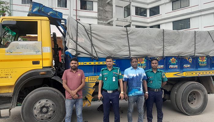 গাজীপুর থেকে লুটের ৬০০ বস্তা চাল টাঙ্গাইলে উদ্ধার