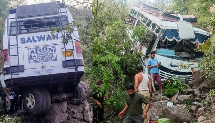 জম্মু-কাশ্মীরে সন্ত্রাসী হামলায় বাস খাদে পড়ে নিহত ৯ তীর্থযাত্রী 