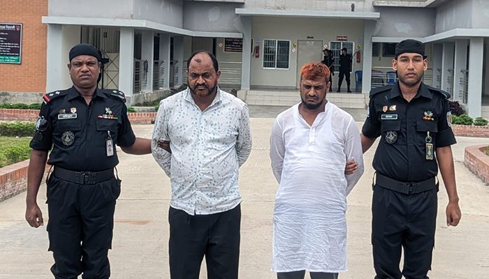 দেড় হাজার ফেন্সিডিল ও বিদেশি মদসহ গ্রেপ্তার ২