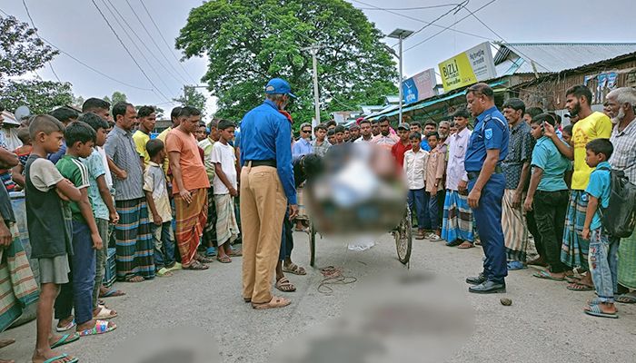 কুড়িগ্রামে মহাসড়কে অজ্ঞাতপরিচয় নারীর লাশ, কসাই আটক