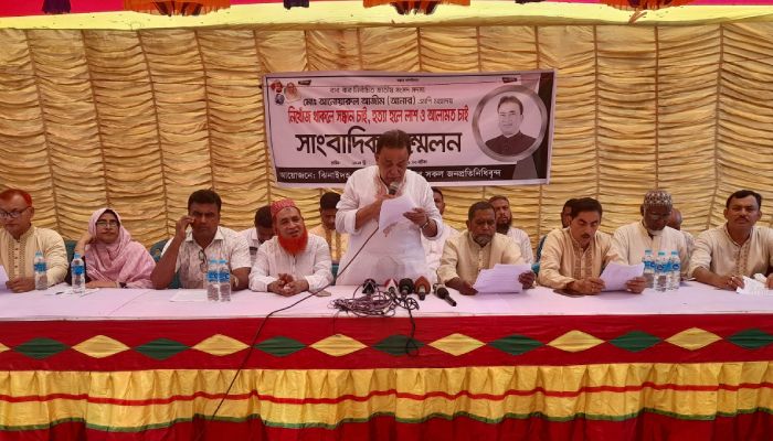 ঝিনাইদহের কালীগঞ্জ উপজেলার জনপ্রতিনিধিদের সংবাদ সম্মেলন। প্রবা ফটো 