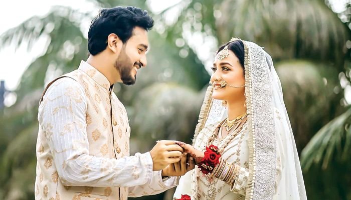 অভিনেত্রী সালহা খানম নাদিয়া ও তার স্বামী সালমান আরাফাত। ছবি : সংগৃহীত