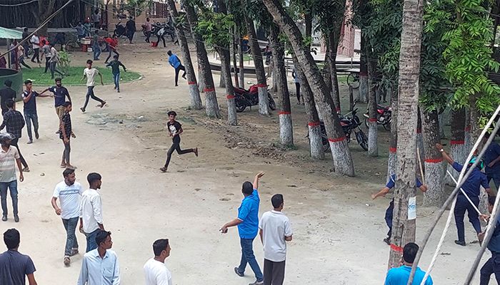 বাঘায় আধিপত্য বিস্তারকে কেন্দ্র করে দুই পক্ষের সংঘর্ষে আহত ১৫