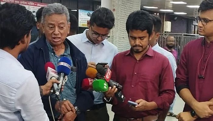 মানুষ সরকার পরিবর্তনের জন্য প্রস্তুত: দেশে ফিরে আমীর খসরু