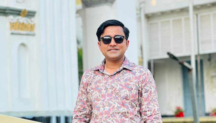 চোরাচালান চাঁদাবাজিতেই ‘বাজিমাত’ মোল্লা সুমনের