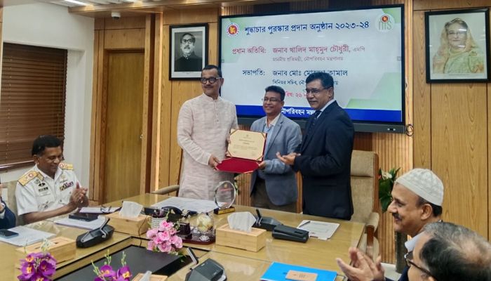প্রধানমন্ত্রীর নেতৃত্বে দেশ আজ উন্নয়নের রোল মডেল : নৌপরিবহন প্রতিমন্ত্রী