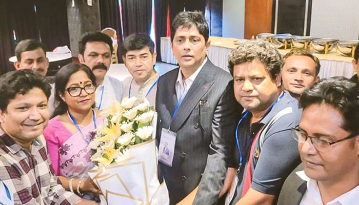 নেতৃত্বে আরশাদ আদনান