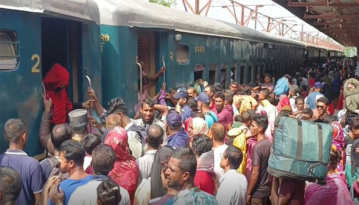 ৫০০ যাত্রী নিয়ে বেনাপোল ছাড়ল কমিউটার ট্রেন