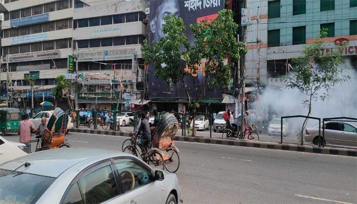 নয়াপল্টনে বিএনপির কার্যালয়ের সামনে ককটেল বিস্ফোরণ, আহত ৩