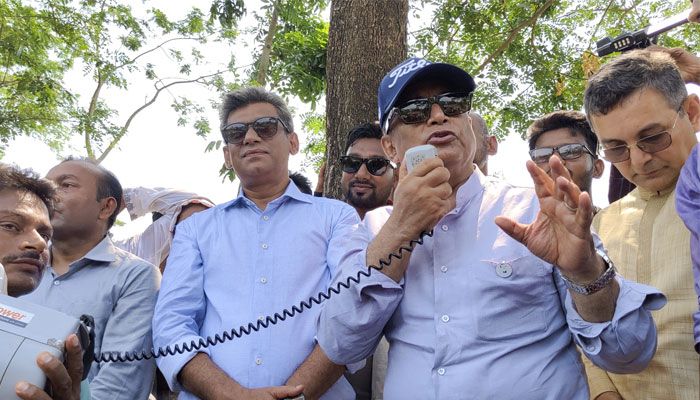 সরকারের কাছে কি আলাদিনের চেরাগ আছে প্রশ্ন প্রতিমন্ত্রীর