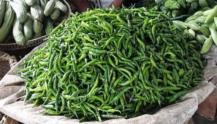 কাঁচা মরিচ ৪০০ টাকা