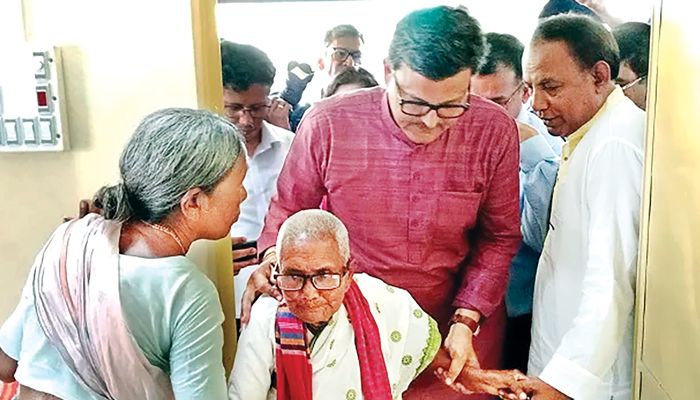 ‘মুই খুব খুশি হইচো, মোর  বেটা বাড়ি বানায় দিছে’