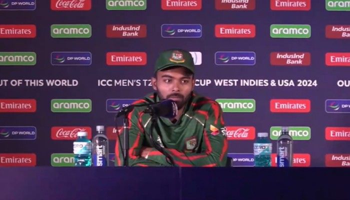 হৃদয়ের কণ্ঠে ঘুরে দাঁড়ানোর প্রত্যয়