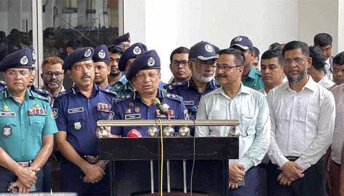 সড়কে পুলিশকে দ্বিমুখী চাপ মোকাবিলা করতে হচ্ছে : আইজিপি