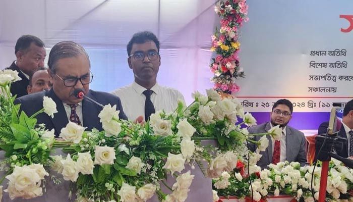 প্রধানমন্ত্রী আইনের আশ্রয় ও সাংবিধানিক অধিকার নিশ্চিত করেছে : প্রধান বিচারপতি