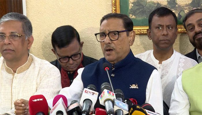 তারেক রহমানের বিরুদ্ধে কিছু বললে পত্রিকায় আসে না : ওবায়দুল কাদের