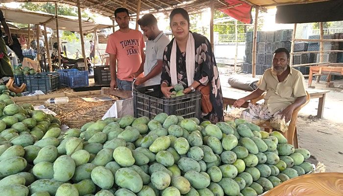 অসহায়ত্ব জয় করে অন্যের সহায়