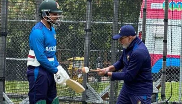 শুধু সৌম্য নয়, হাথুরুর চিন্তায় বাকিরাও