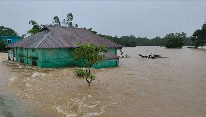 ত্রাণ নয়, ঘর মেরামতে সাহায্য চান তারা