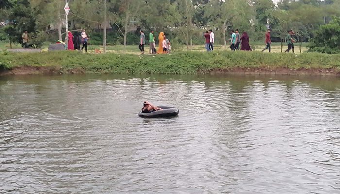 হাজারো দর্শনার্থীর ভিড়ে মুখর নরসুন্দা