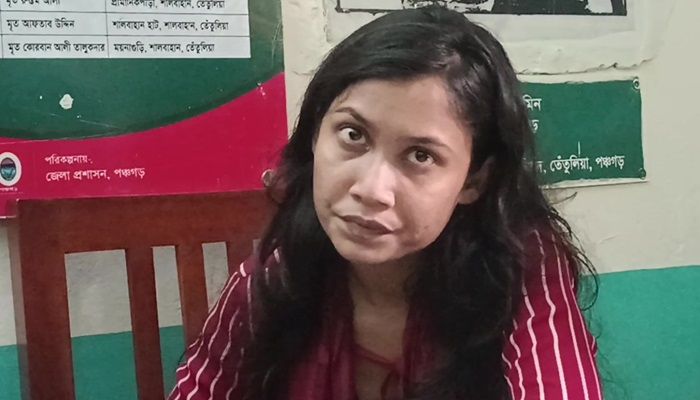তেঁতুলিয়া সীমান্তে ভারতীয় নারী আটক