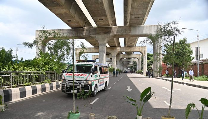আগারগাঁও সিগন্যাল অবরুদ্ধ করে রেখেছে শিক্ষার্থীরা