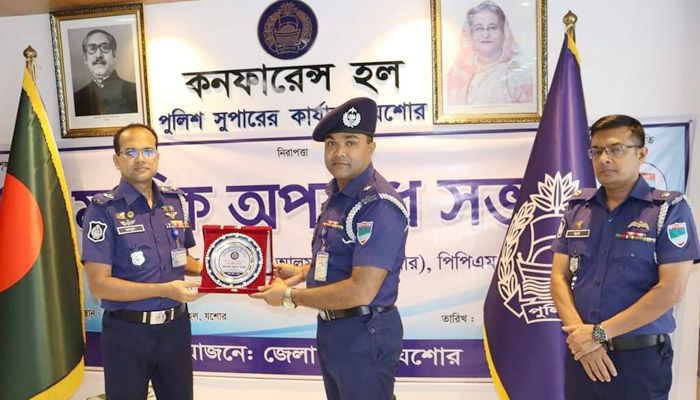 যশোরের শ্রেষ্ঠ ওসি সুমন ভক্ত