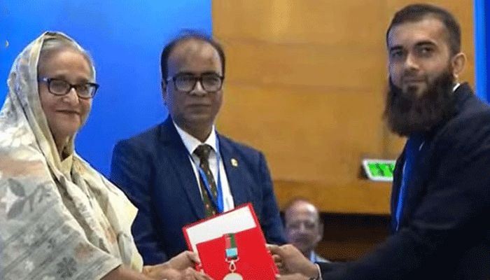 ২২ ব্যক্তি ও প্রতিষ্ঠানকে মৎস্যপদক দিলেন প্রধানমন্ত্রী