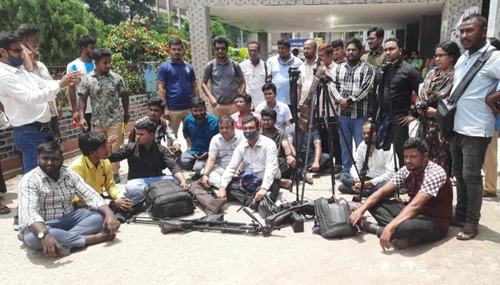 ঠাকুরগাঁওয়ে শ্রম প্রতিমন্ত্রীর সভা বয়কট সাংবাদিকদের