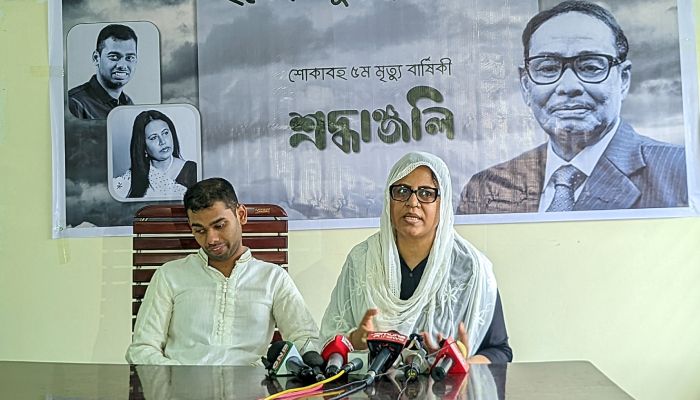‘ডিস্টার্ব’ করতে চান না বিদিশা, এরিকের অভিযোগ, খোঁজ রাখে না কেউ