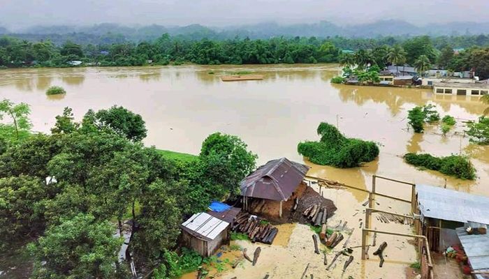 বন্যা-পাহাড়ধসে বিপর্যস্ত খাগড়াছড়িবাসী