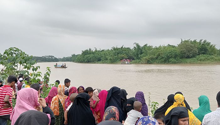 সোমেশ্বরী নদীতে নৌকাডুবি, শিক্ষার্থী নিখোঁজ