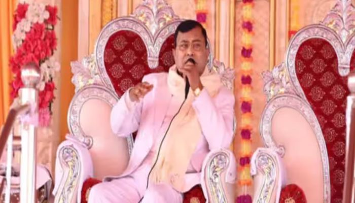 ভারতীয় পুলিশ কর্মকর্তা থেকে বনে যান ভোলে বাবা